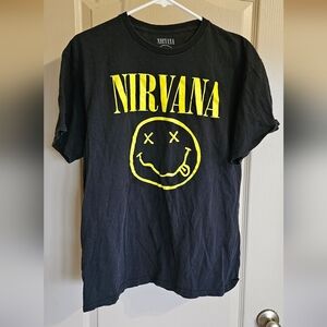 Black Nirvana iconic yellow smiley face logo T Shirt Size Large